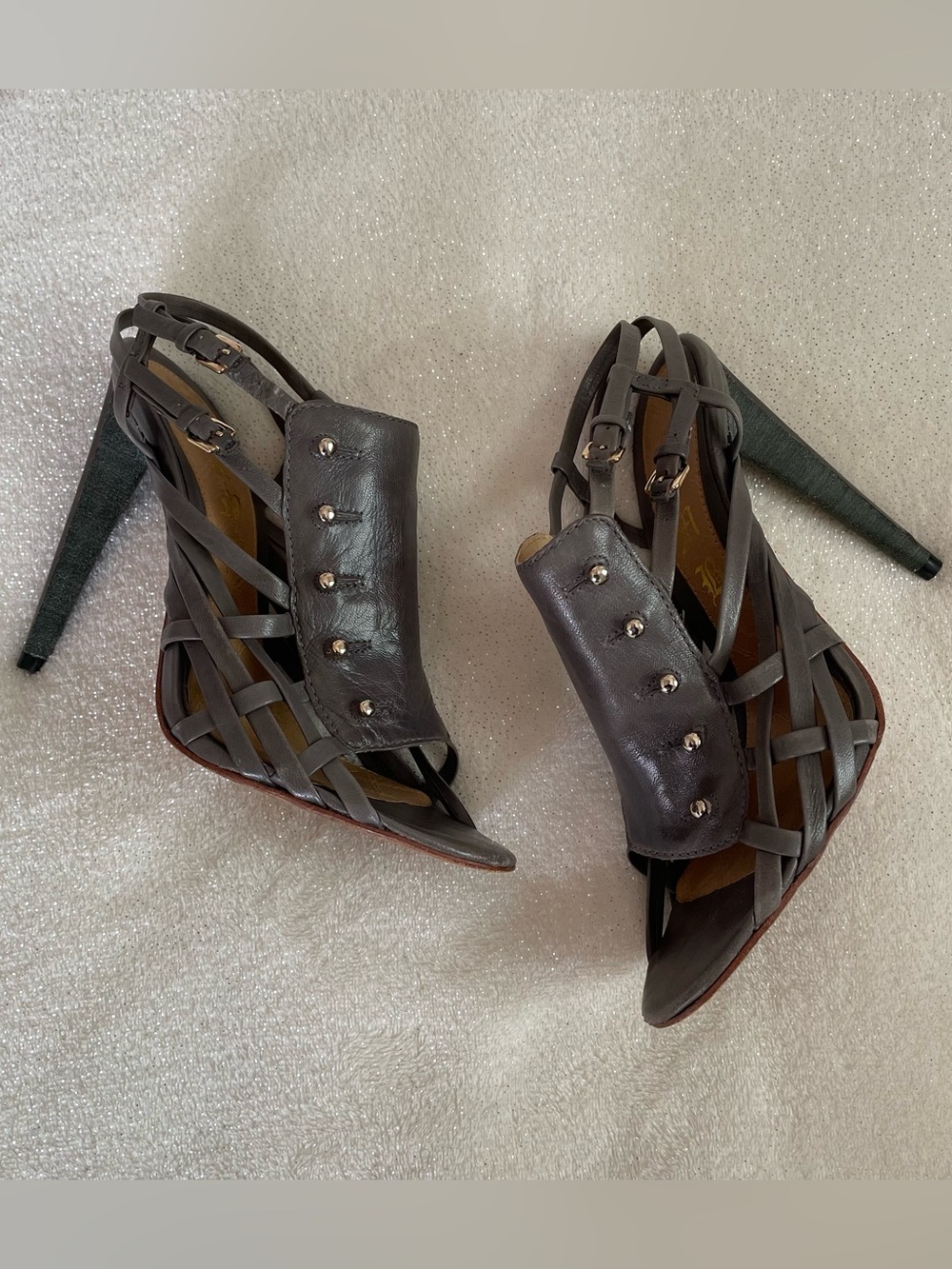 LAMB Gwen Stefani Genuine Leather Military Style Peep Toe Heels Indie Sleaze